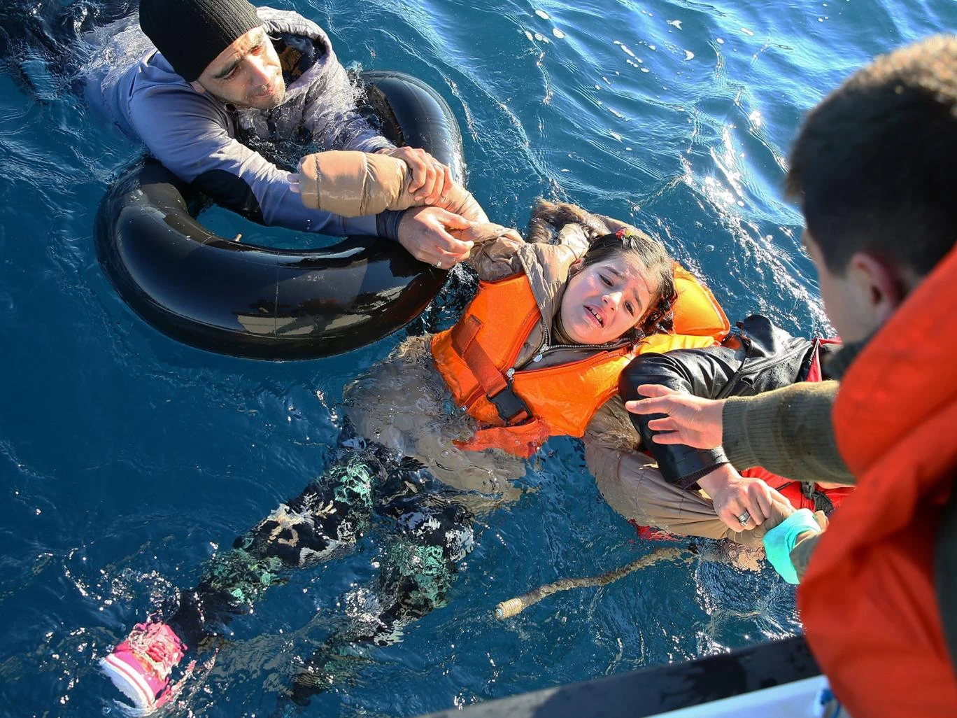 Υψηλοί τόνοι Πλακιωτάκη σε Τσαβούσογλου: Παίζετε με τις ζωές που σώζουμε εμείς στο Αιγαίο